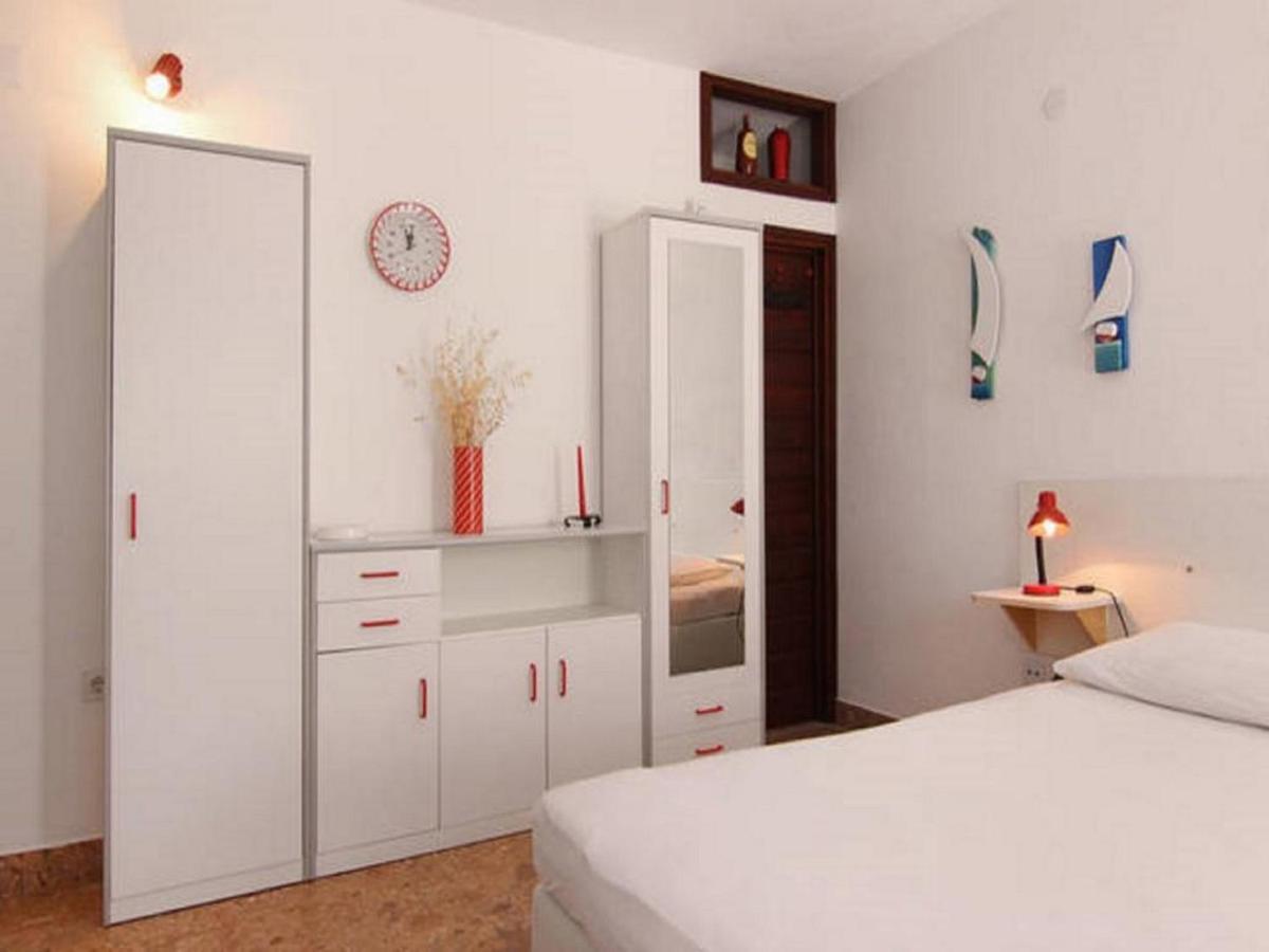 Apartments Nadia Bol Buitenkant foto