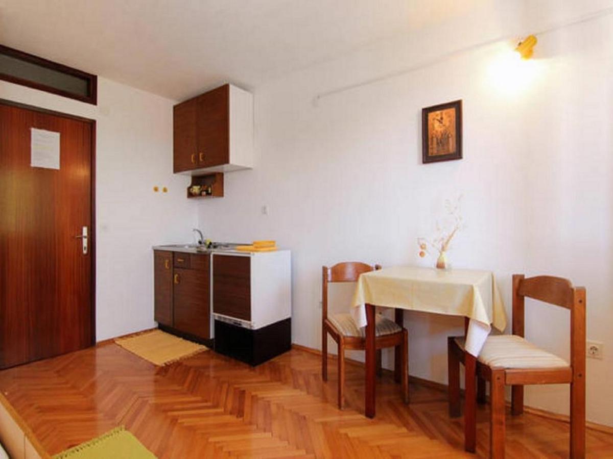 Apartments Nadia Bol Buitenkant foto
